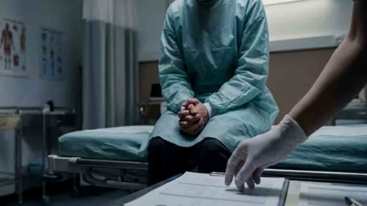 Girl Declared Pregnant | బాలిక గర్భవతి అని ప్రభుత్వ ఆసుపత్రిలో నిర్ధారణ.. కాదని తేల్చిన ప్రైవేట్‌ హాస్పిటల్‌