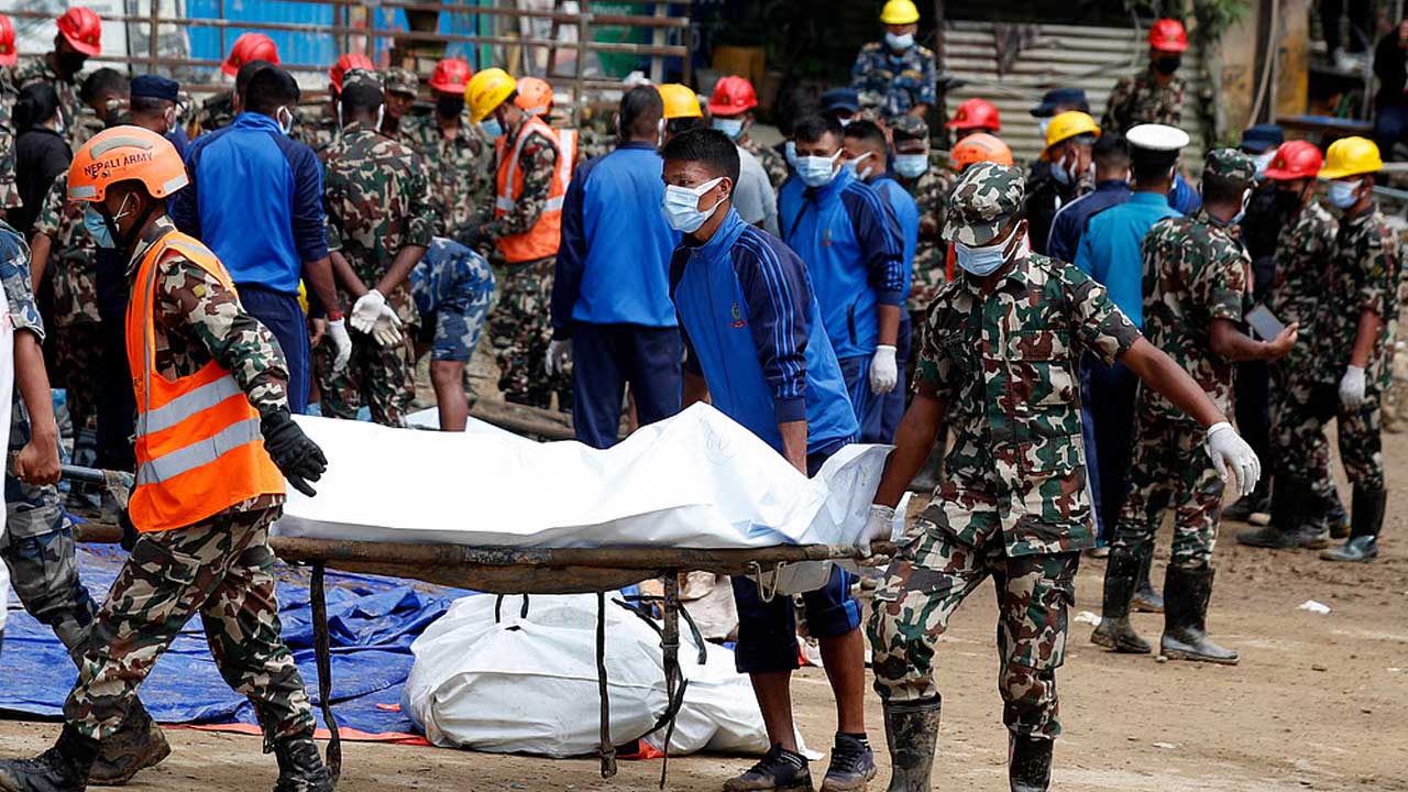 Deadbodies | భారత గండక్‌ నదిలోకి కొట్టుకొచ్చిన నేపాల్‌ వరదల మృతదేహాలు!