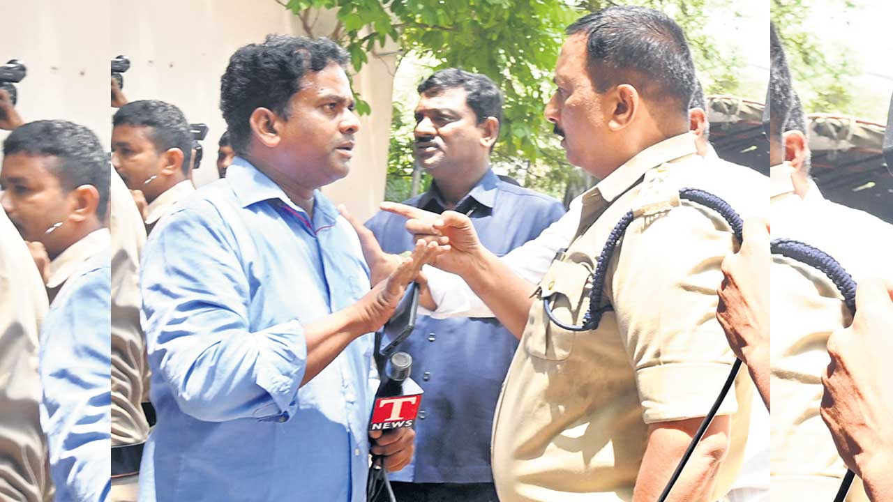 యూజ్‌లెస్‌ఫెలో..కేసు బుక్‌ చేసి లోపలేస్తా
