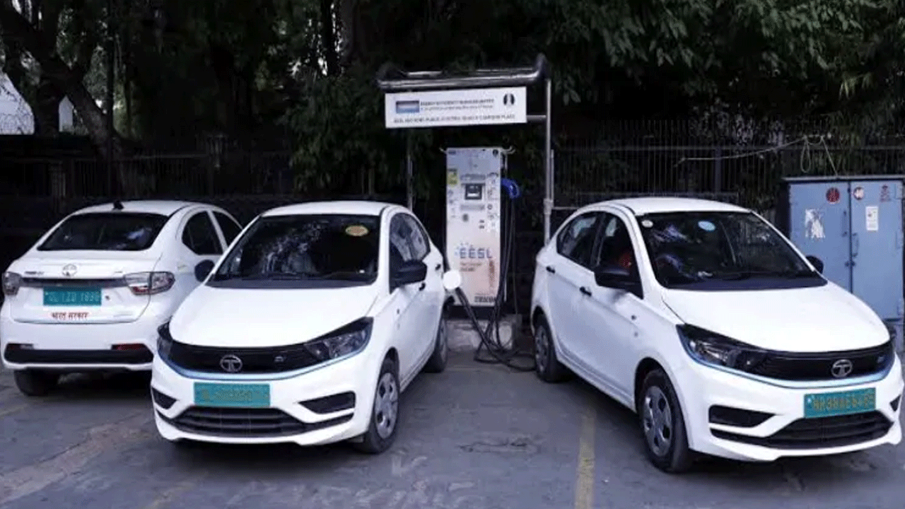 Vehicle Age limit | ఈవీ, సీఎన్‌జీ వాహ‌నాల ఏజ్ లిమిట్‌పై కేంద్రం కీల‌క ప్ర‌తిపాద‌న‌.. ఇక‌పై 20 ఏండ్లు నడుపొచ్చా..!