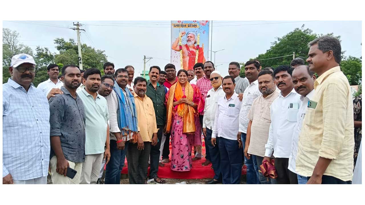Gaddar | మెదక్‌ జిల్లాకు గద్దర్ పేరు పెట్టాలి: డాక్టర్‌ గుమ్మడి వెన్నెల