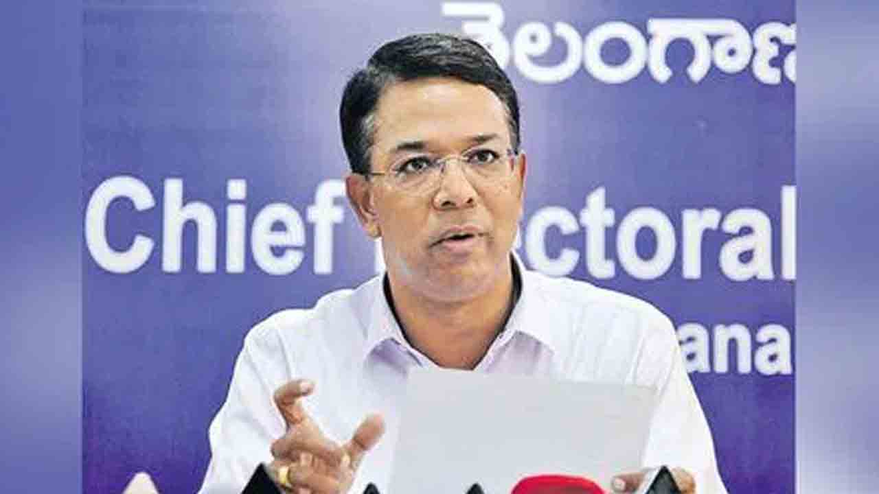 Vikas Raj | అధికారులు సమన్వయంతో కలిసి పని చేయాలి.. పంద్రాగస్టు ఏర్పాట్లపై స్పెషల్ చీఫ్ సెక్రటరీ వికాస్ రాజ్