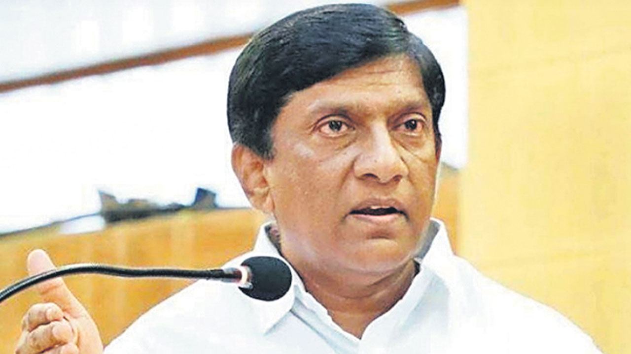 నీట్‌ పీజీ కోటాను 15శాతానికి తగ్గించాలి