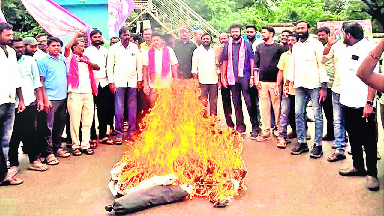 నర్సంపేట బంద్‌ సంపూర్ణం