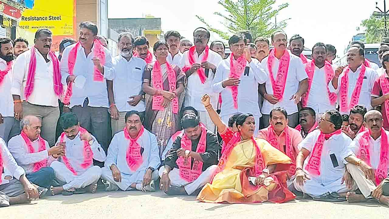 పెద్ది విగ్రహంపై ఎందుకంత కక్ష?.. ఎర్రబెల్లి, వినోద్‌కుమార్‌ ఆగ్రహం