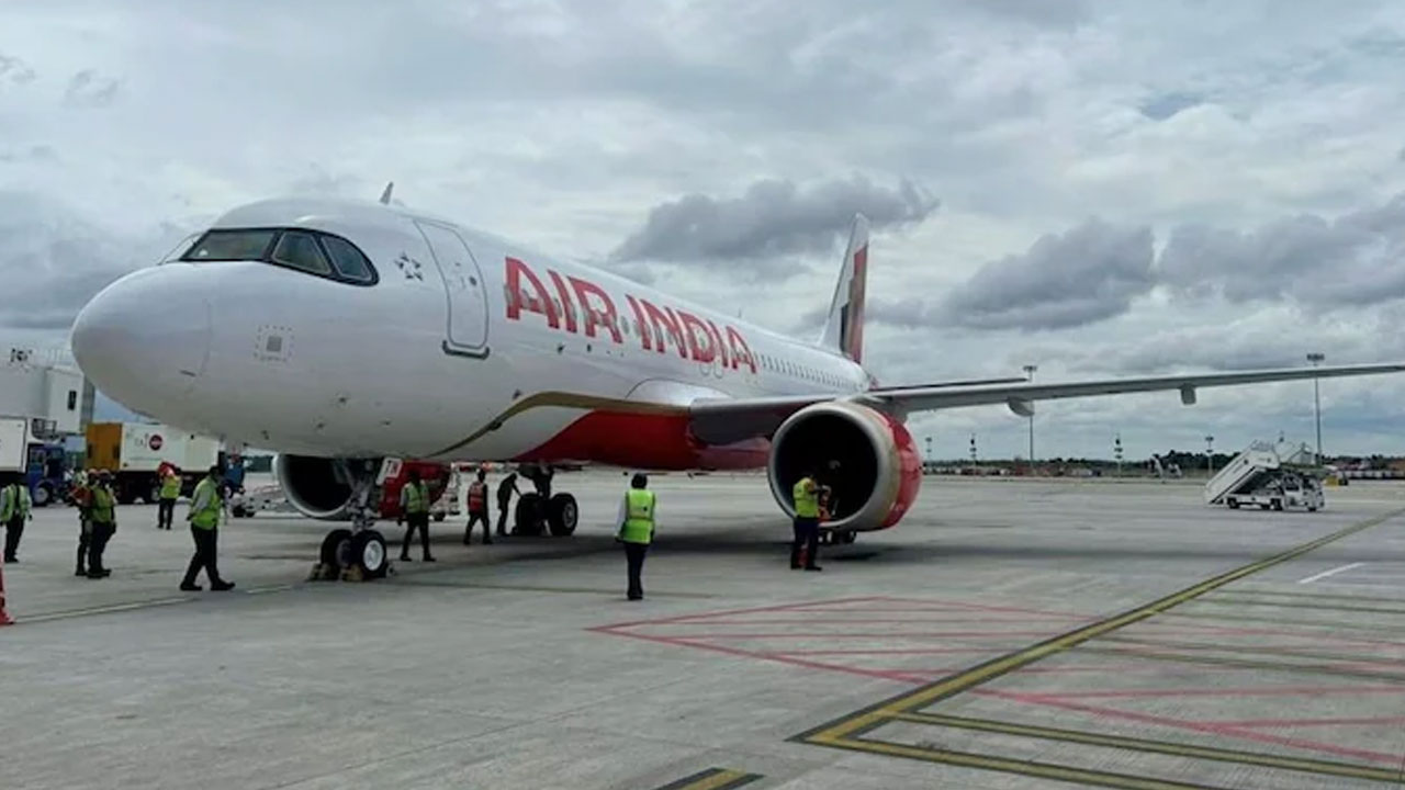 Air India Plane: ఫుకెట్‌-ఢిల్లీ విమానంలో భారీ కుదుపులు.. 12 మంది ప్ర‌యాణికుల‌కు గాయాలు