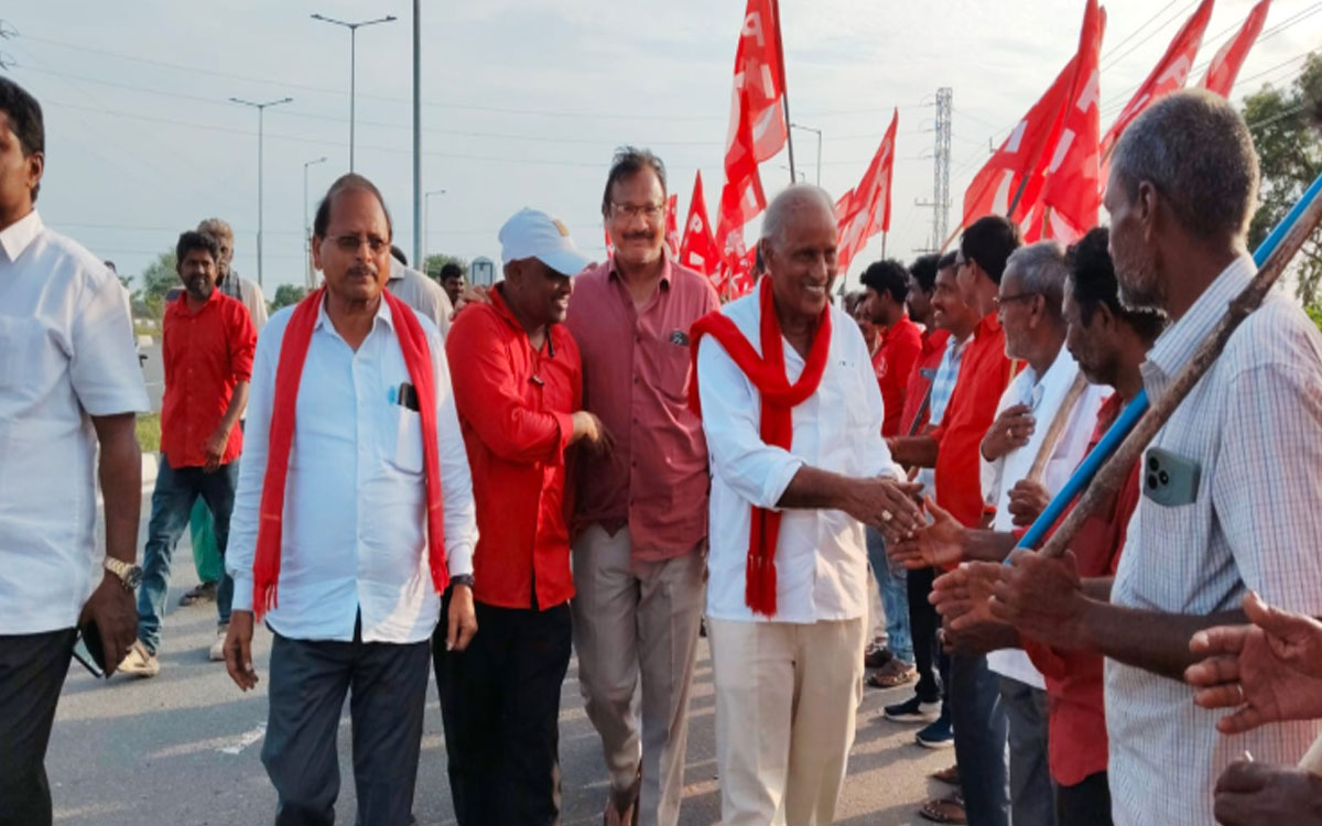 ‘కార్పొరేట్ శక్తులకు కొమ్ముకాస్తున్న కేంద్ర, రాష్ట్ర‌ ప్ర‌భుత్వాలు’