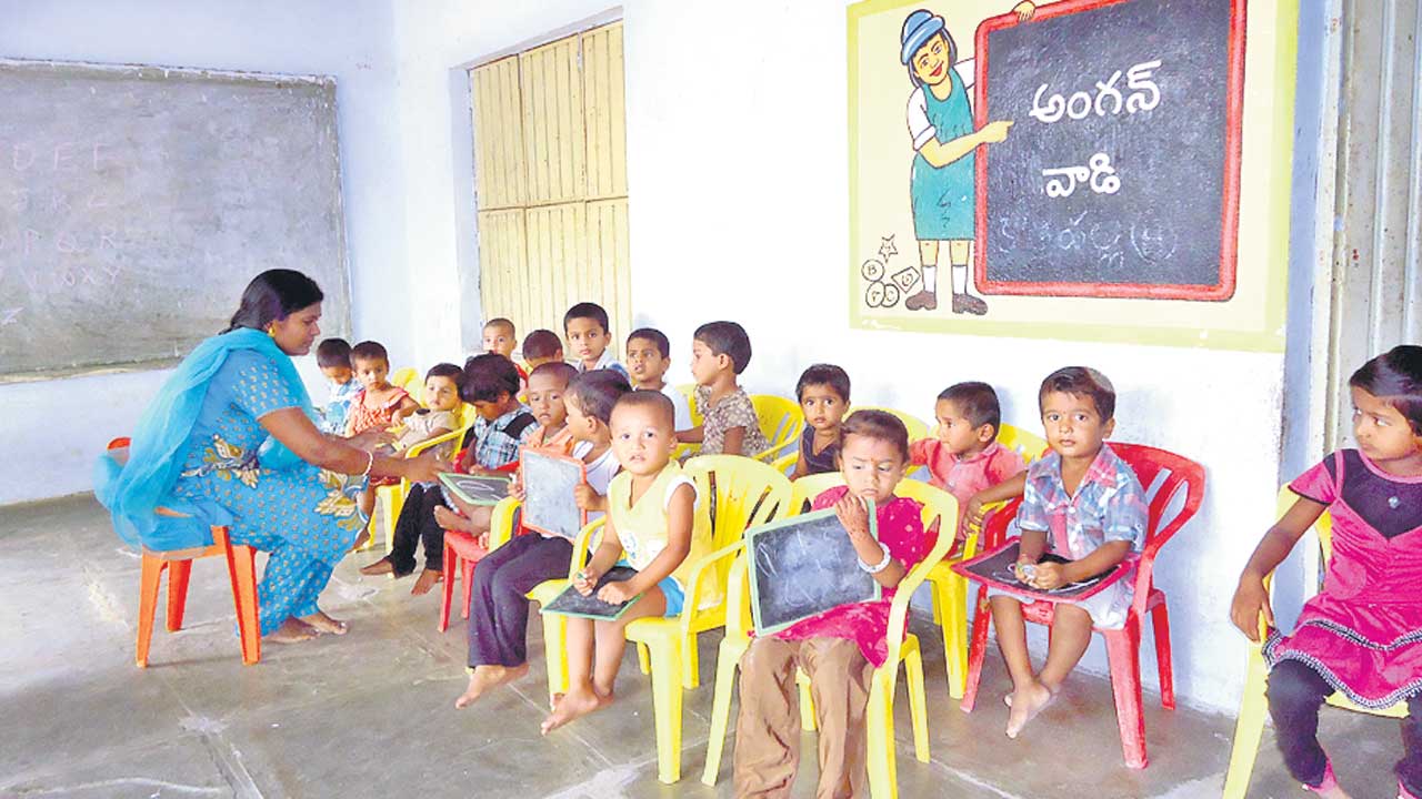 ‘తొలి ముద్ద’ ఇంకెప్పుడు?