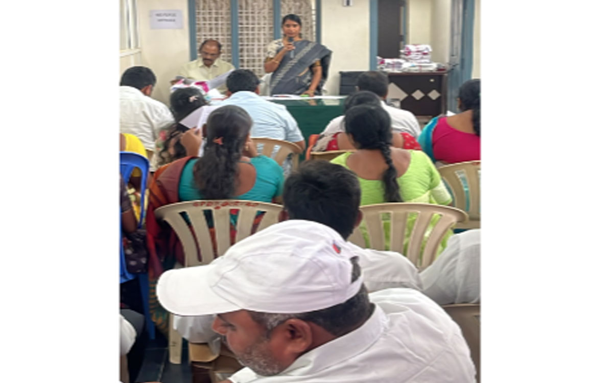 అనర్హులకు అవకాశం ఇవ్వొద్దు : ఈఎంసీ చైర్‌ప‌ర్స‌న్ పి.అనిత