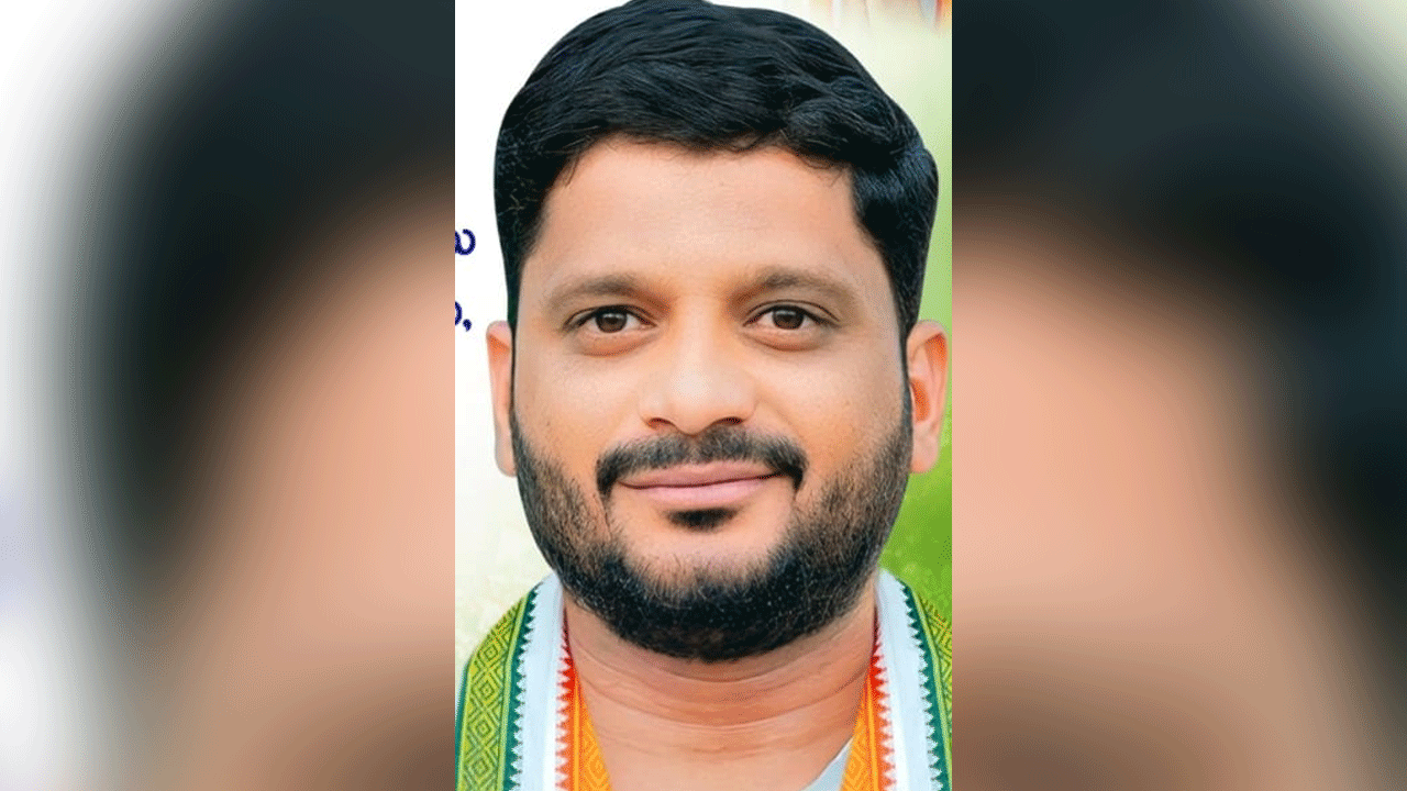 పీఏసీఎస్‌ డైరెక్టర్‌గా ఆరె దేవేందర్ ఎన్నిక