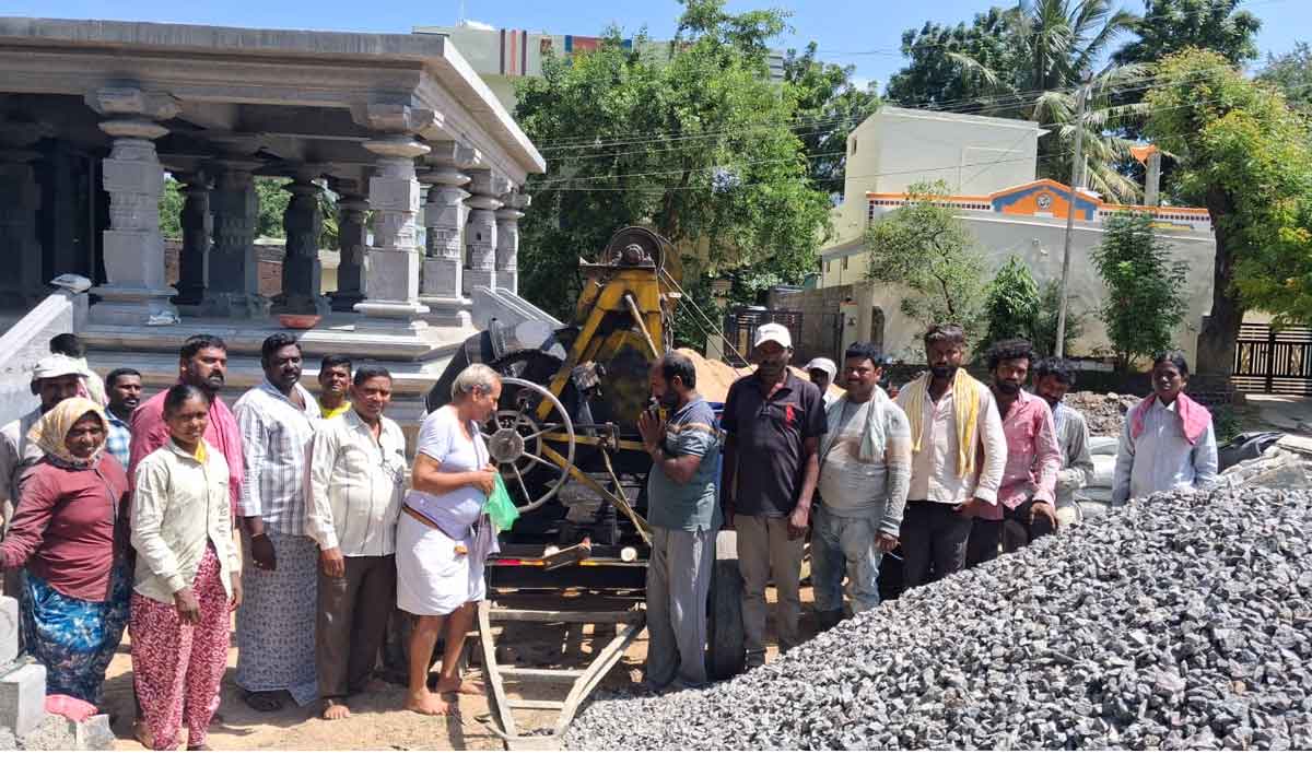 Kolanuru | కొలనూరులో దాతలతో శివాలయం అభివృద్ధి పనులు.. ప్రారంభించిన వేద పండితుడు అశోక్‌