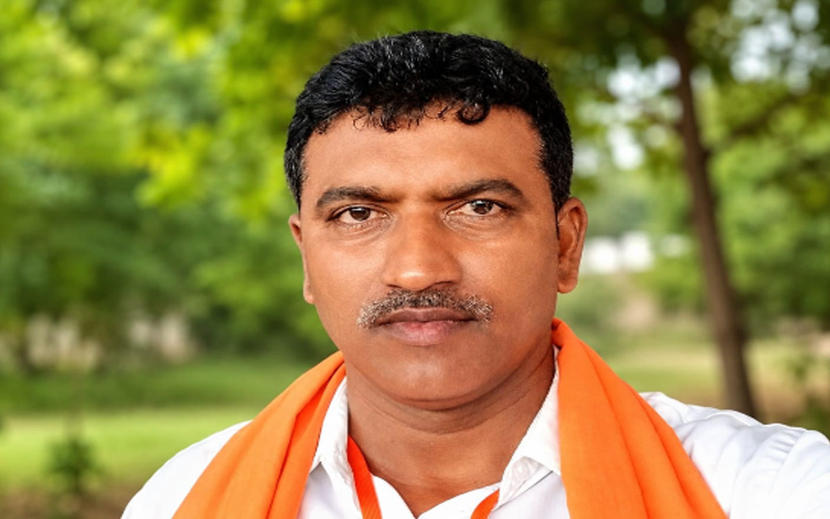 ‘ఇసుక అక్రమ నిల్వలపై అధికారులు చర్యలు తీసుకోవాలి’