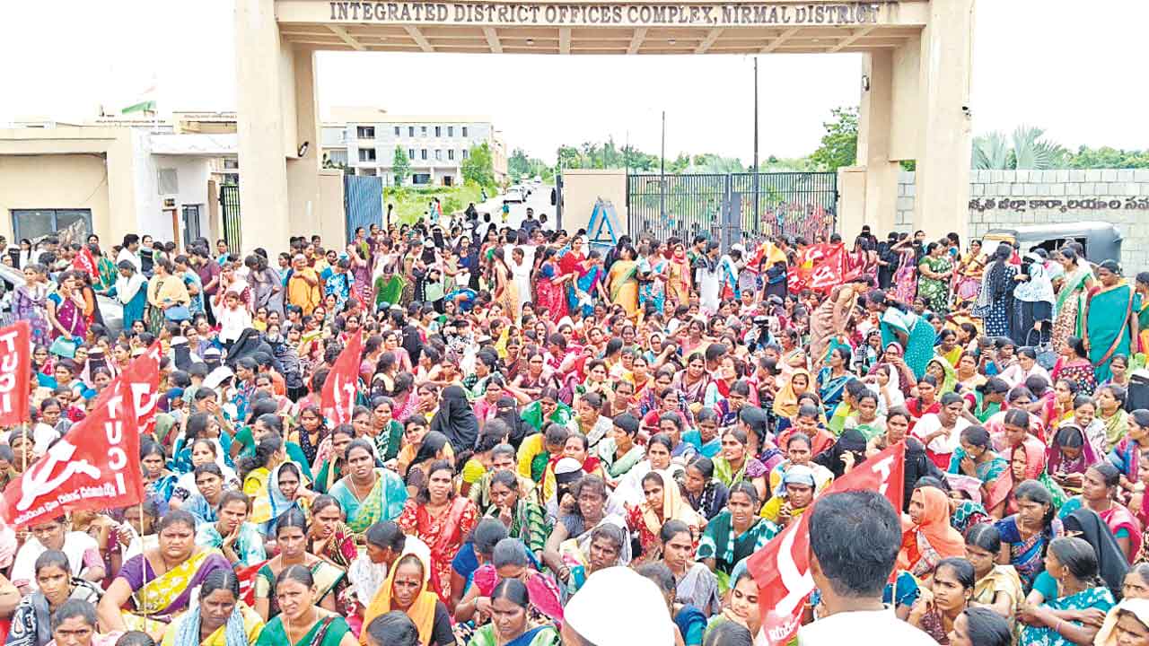 కదం తొక్కిన బీడీ కార్మికులు
