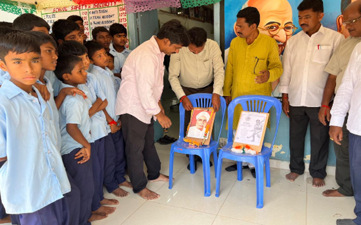 ‘తెలుగు భాష పరిరక్షణకు నడుం బిగించాలి’