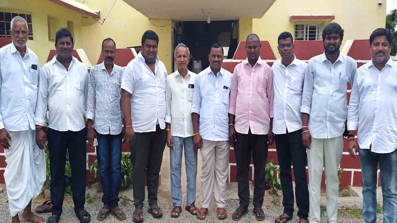 అక్రమ కేసులకు బయటపడేది లేదు : బీఆర్‌ఎస్‌ నాయకులు