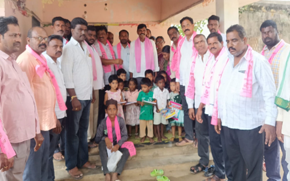 ఘనంగా మాజీ ఎమ్మెల్యే బొల్లం మల్లయ్య యాదవ్ జన్మదిన వేడుకలు