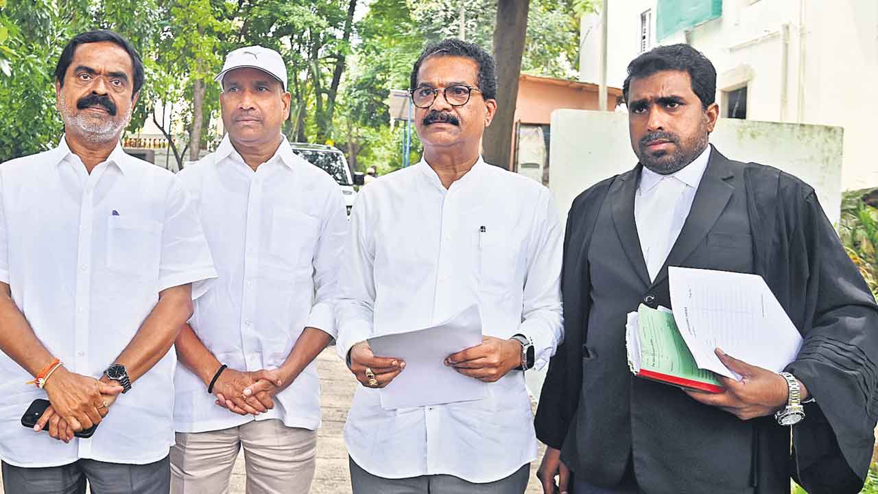 భూ కేటాయింపుల్లో భారీ అక్రమాలు
