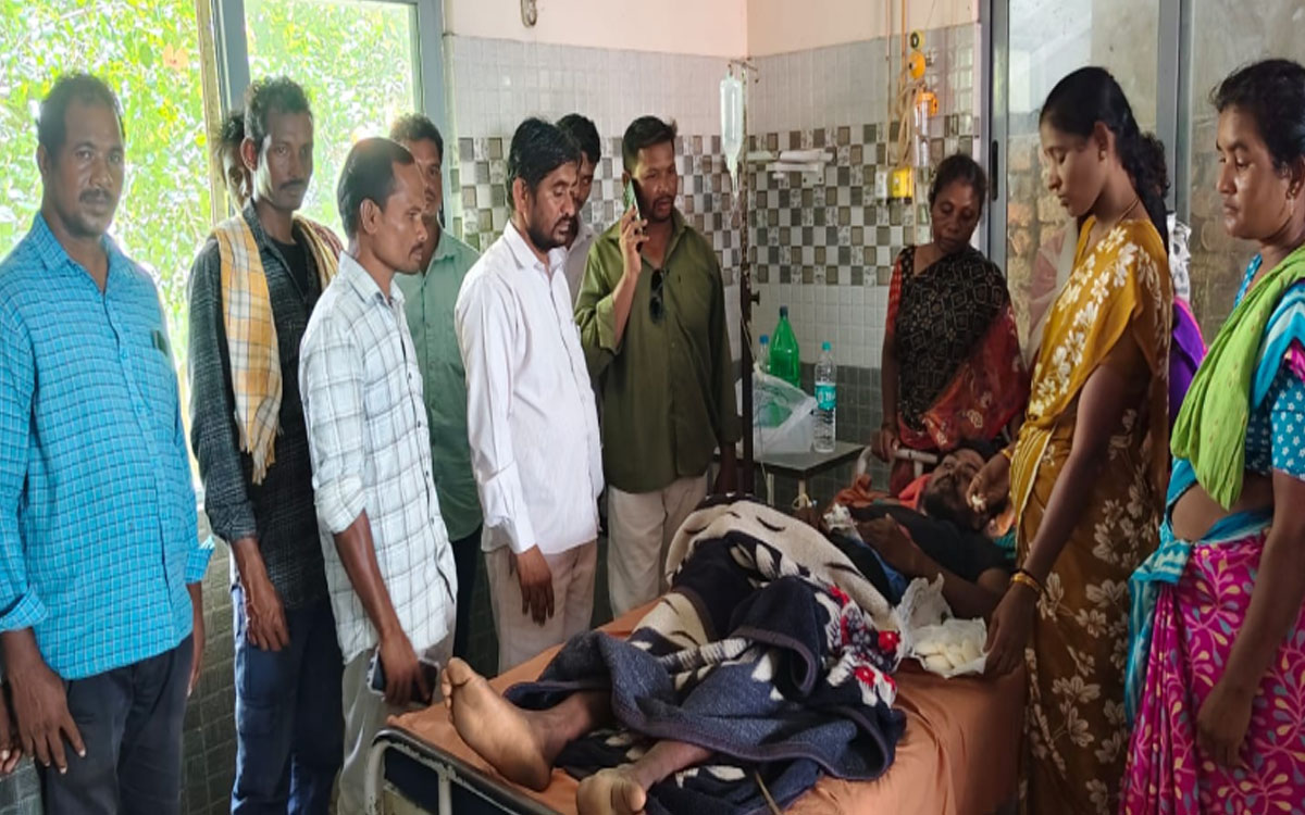 రోడ్డు ప్రమాద బాధితుడికి పరామర్శ