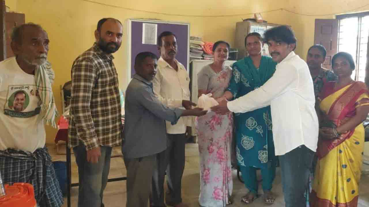 రూపు నారాయణపేట గ్రామంలో అందుబాటులో పాముకాటు మందు