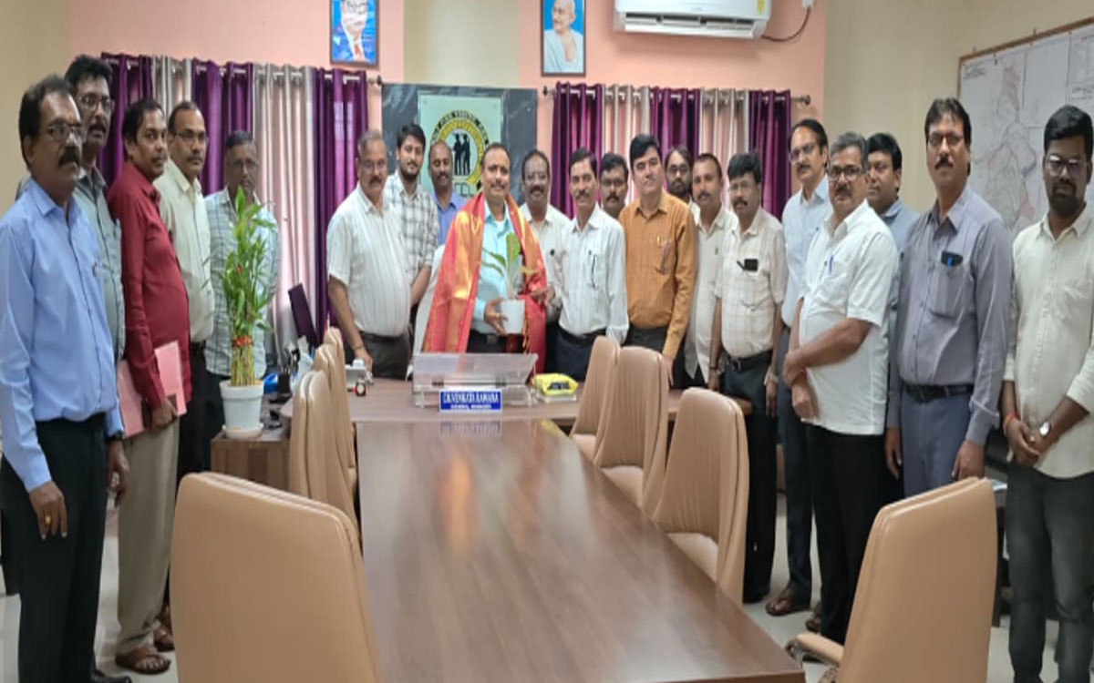కొత్తగూడెం ఏరియా నూతన జనరల్ మేనేజర్‌గా సీహెచ్.వెంకట రమణ బాధ్యతల స్వీకరణ