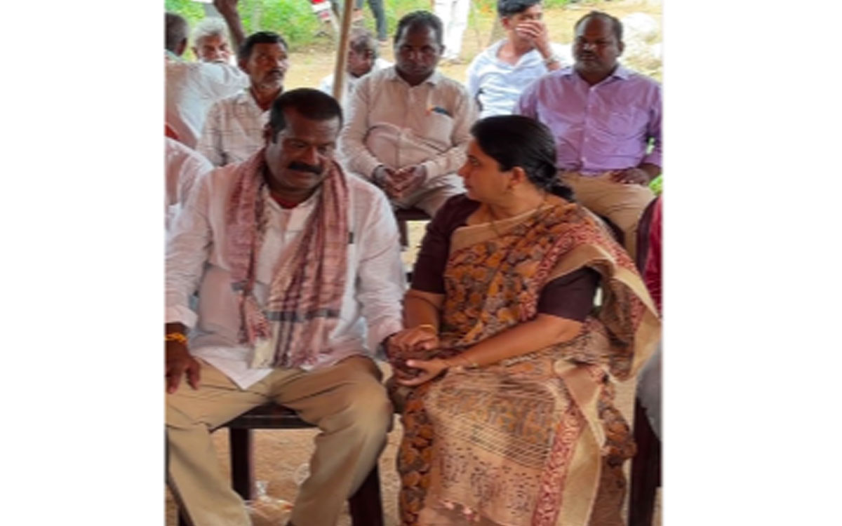 ఫారెస్ట్ బీట్ ఆఫీసర్ న‌వీన్ నాయ‌క్‌కు ఘ‌న నివాళి