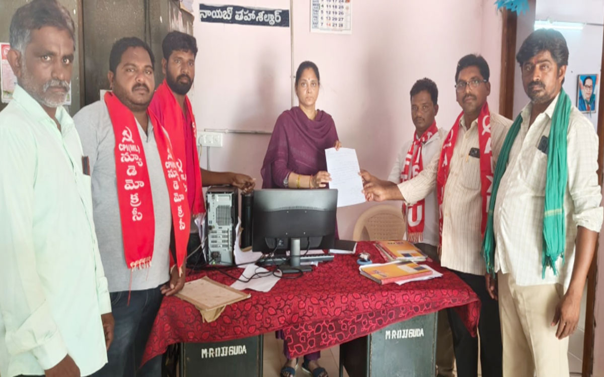 అక్రమ ఇసుక డంపులను సీజ్ చేయాలి : సీపీఐ ఎంఎల్ న్యూడెమోక్ర‌సి