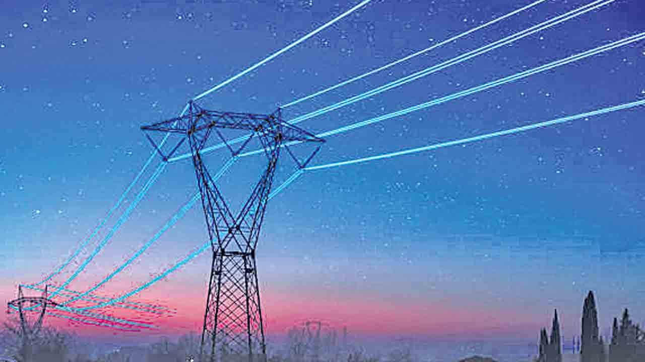 Three phase electricity | త్రీ ఫేజ్ కరెంటు కోసం రోడ్డుపై రైతులు ధర్నా