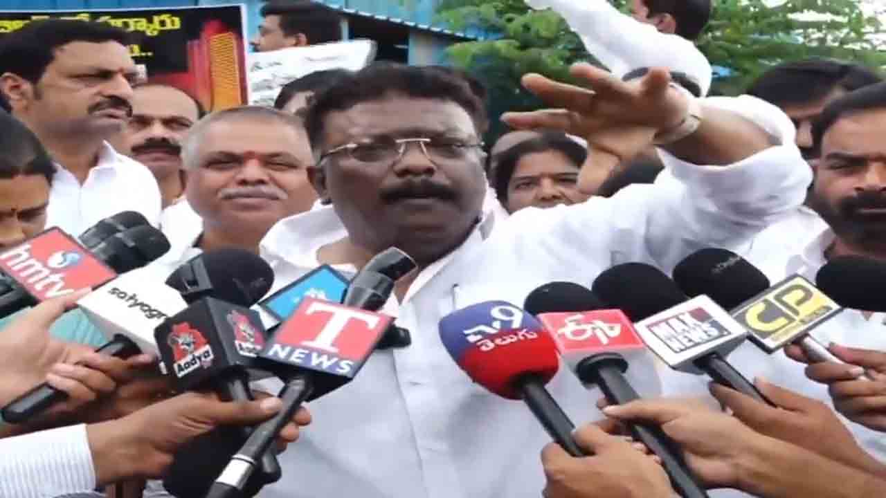 Dasoju Sravan | రాయదుర్గంలో భూదోపిడీని అడ్డుకుంటాం : ఎమ్మెల్సీ దాసోజు శ్రవణ్‌