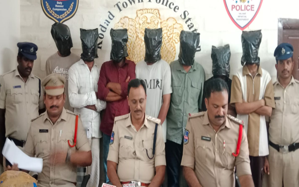 కోదాడలో గంజాయి ముఠా గుట్టురట్టు