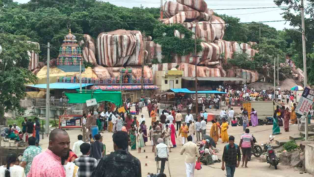 Edupayala | జనసంద్రంగా మారిన ఏడుపాయల