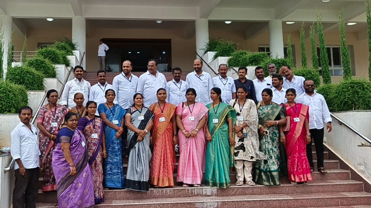 ఏదులాపురం మున్సిపాలిటీలో అనధికార కౌన్సిలర్ల హవా.. మహిళా ప్రజాప్రతినిధుల స్థానంలో కుటుంబ సభ్యుల పెత్తనం
