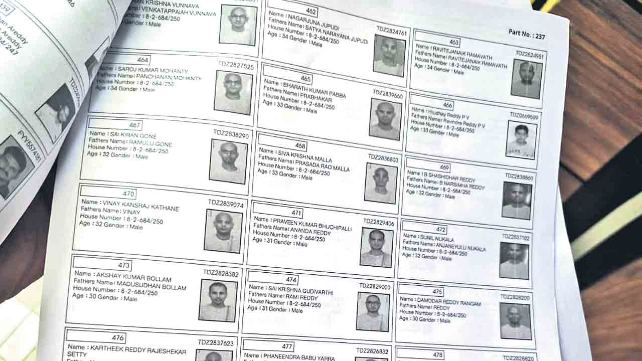 ఒకే ఇంట్లో 44 ఓట్లు