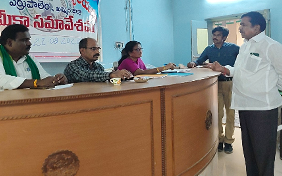 ఎంఈఓ మురళి మోహ‌న్‌రావుపై సర్పంచుల అసంతృప్తి