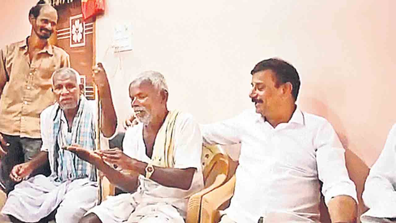 కాంగ్రెస్‌ సర్కార్‌ అచ్చినంక.. మా జీవితమే ఆగమైంది