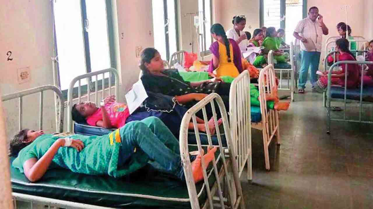 50 మంది విద్యార్థినులకు ఫుడ్‌పాయిజన్‌!.. ఎన్టీఆర్‌ మాడల్‌ పాఠశాలలో ఘటన