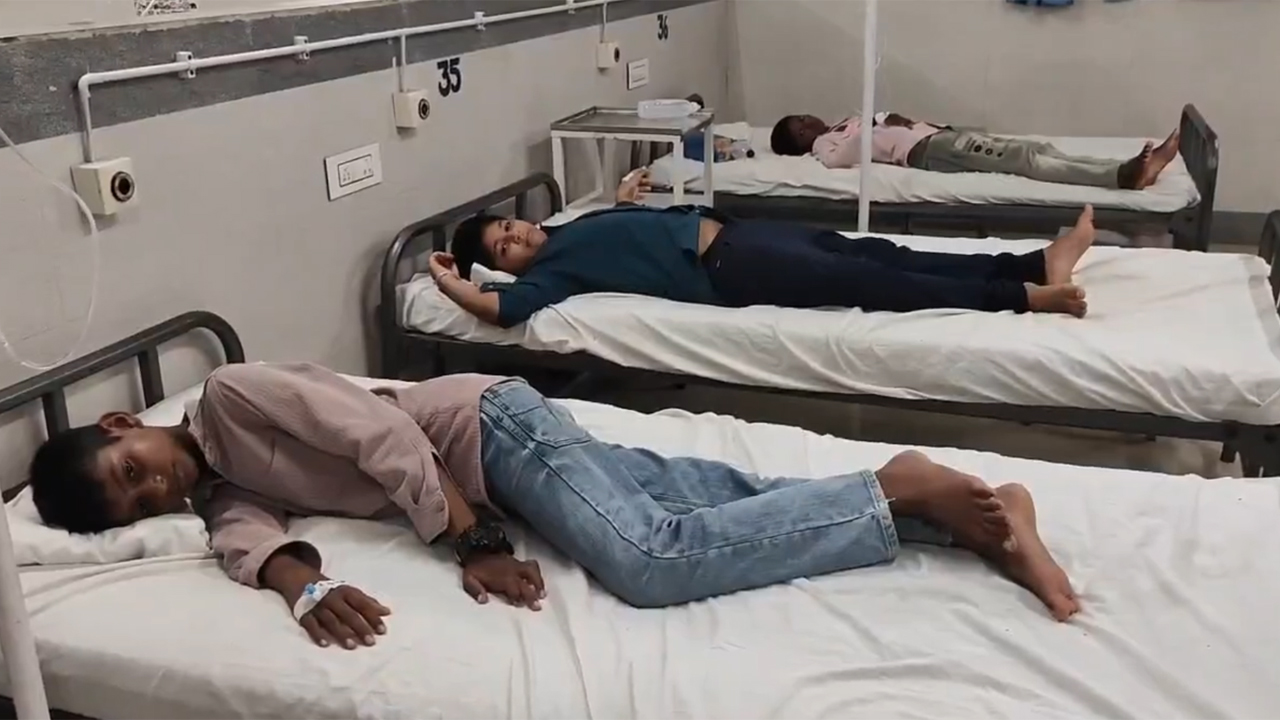 Food Poison | మరో గురుకుల పాఠశాలలో ఫుడ్ పాయిజన్.. ఏడుగురు విద్యార్థులు అస్వస్థత