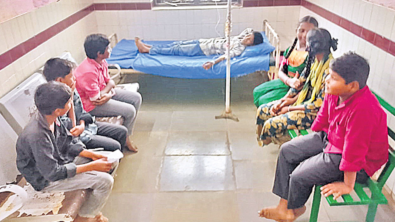 మర్లపాడు పాఠశాలలో విద్యార్థులకు అస్వస్థత