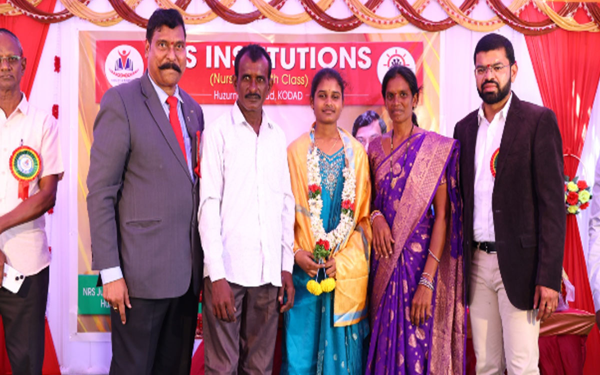 విద్యార్థులు సామాజిక స్పృహ అలవర్చుకోవాలి : గంపా నాగేశ్వరరావు