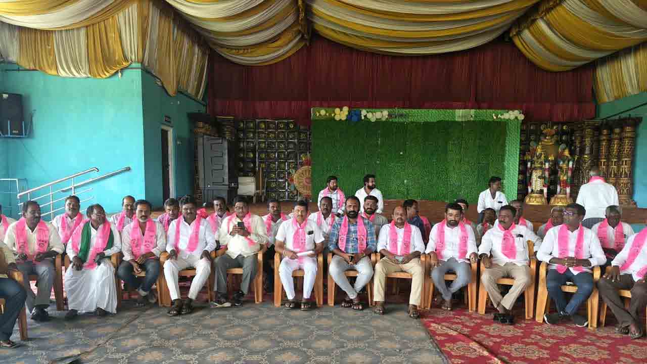 బీఆర్‌ఎస్‌ మహా పాదయాత్రను విజయవంతం చేయాలి : మాడుగుల రవీందర్