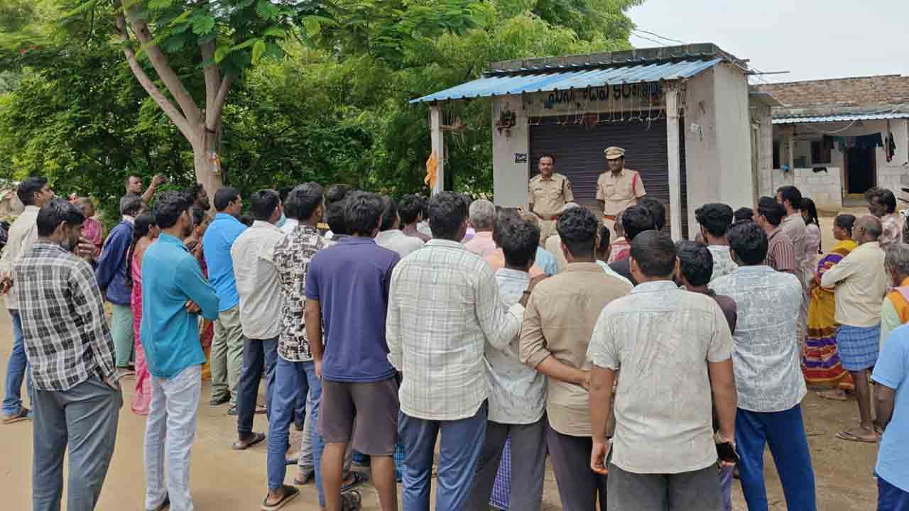 Cybercrimes | సైబర్ నేరాలపై అవగాహన పెంచుకోవాలి : ఏసీపీ విజయ్ కుమార్