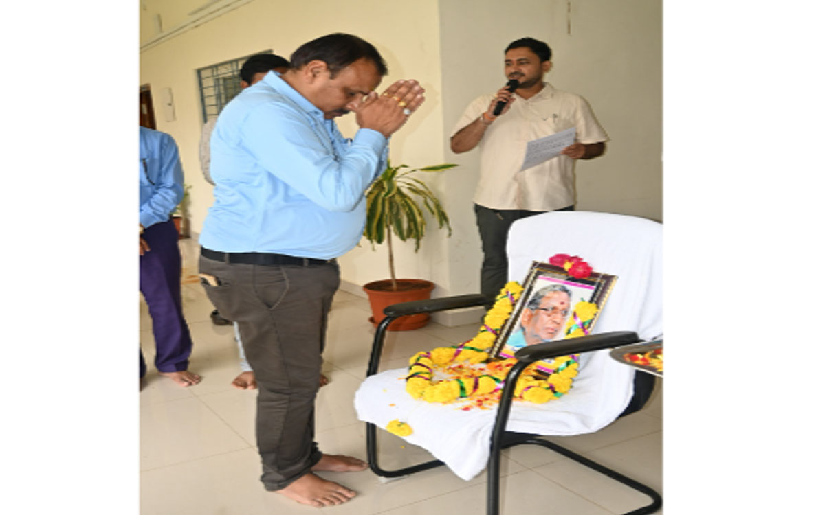 ‘జయశంకర్ సార్ ఆశయాల స్ఫూర్తిగా పని చేయాలి’