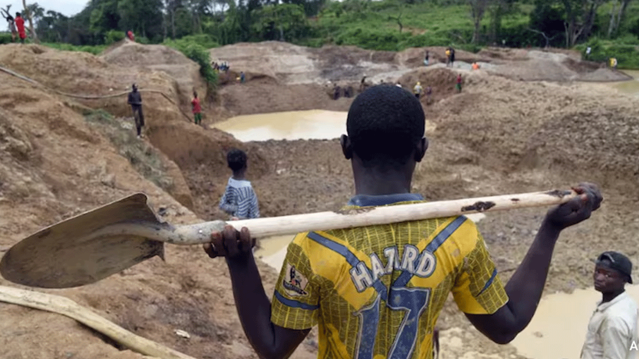 Gold Mine Collapses | పెను విషాదం.. సెంట్రల్ ఆఫ్రికన్ రిపబ్లిక్‌లో బంగారు గని కూలి 30 మంది మృతి