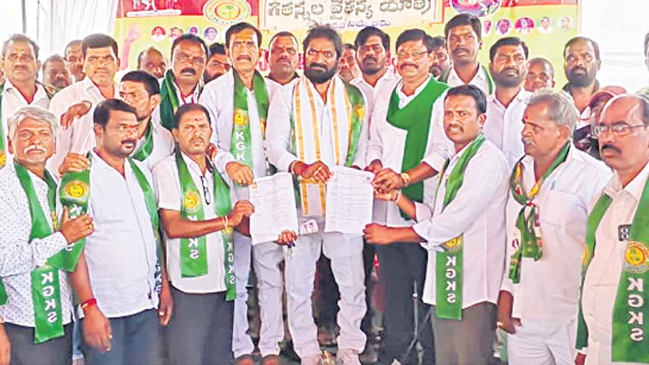 కాంగ్రెస్‌ పాలనలో కులవృత్తులు విధ్వంసం