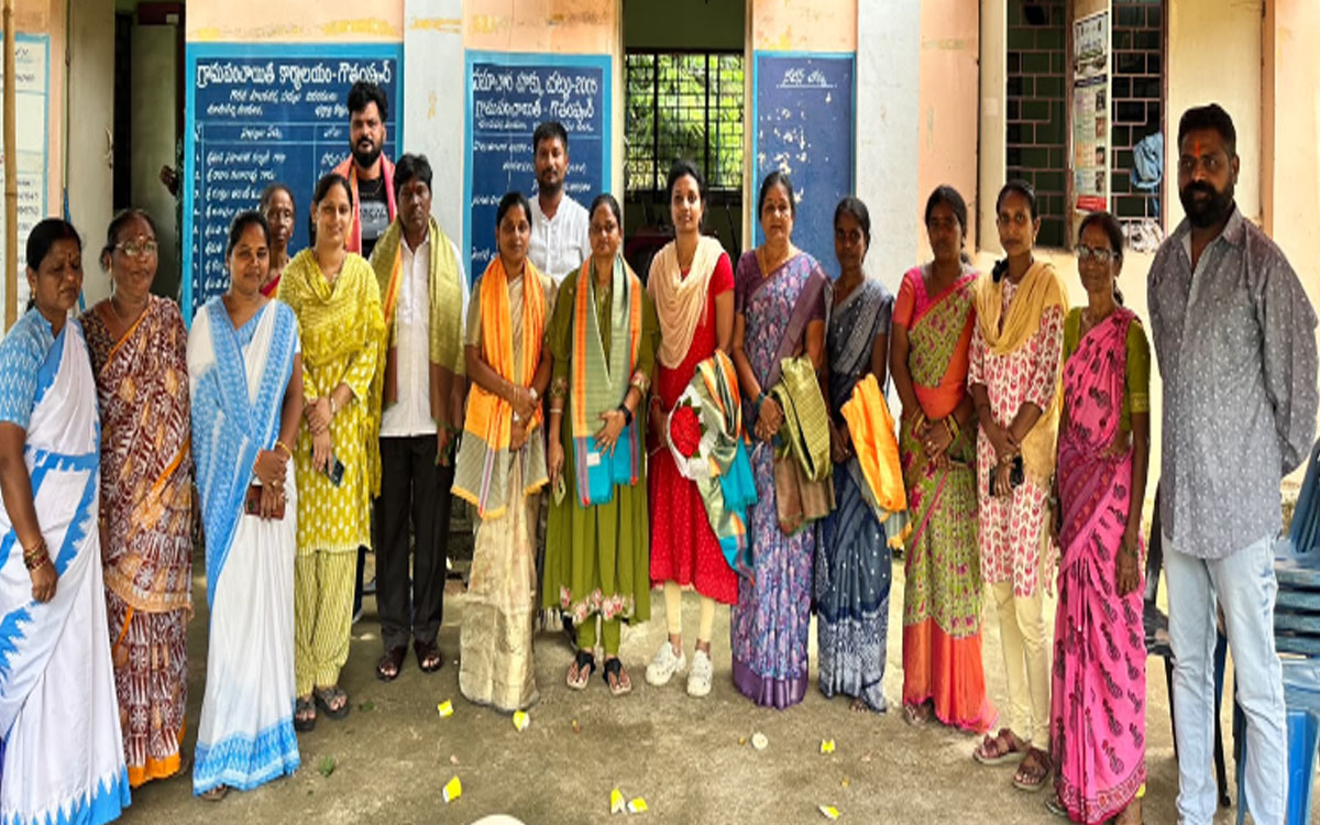 గౌతమ్‌పూర్‌లో బీఎల్‌ఓలకు ఘన సన్మానం