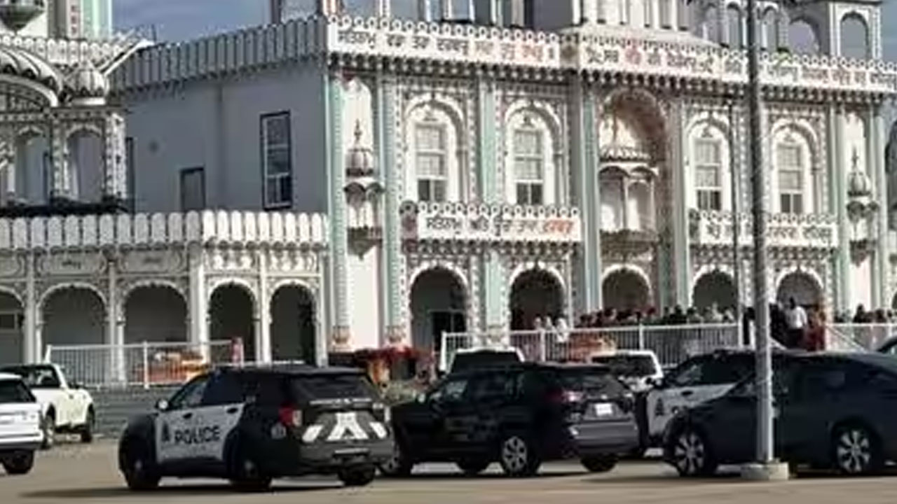 Edmonton Gurdwara: జైలు నుంచి రిలీజై.. గురుద్వారాలో ఇద్ద‌ర్ని పొడిచేశాడు