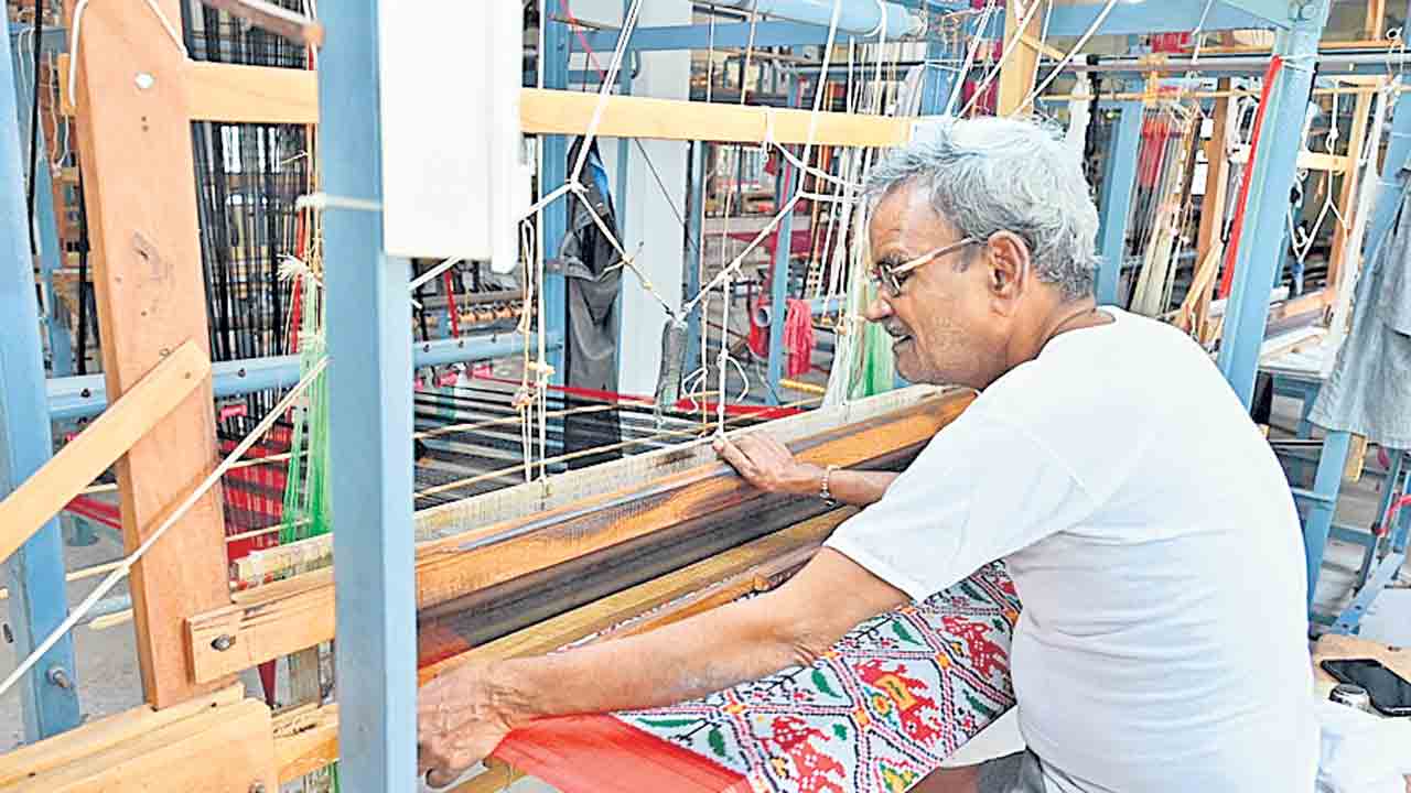 Handloom Workers 2