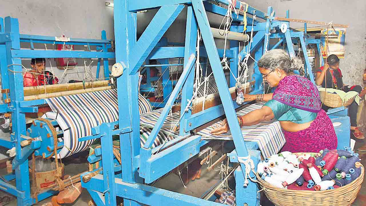 నేతన్నకు దక్కని ‘భరోసా’!
