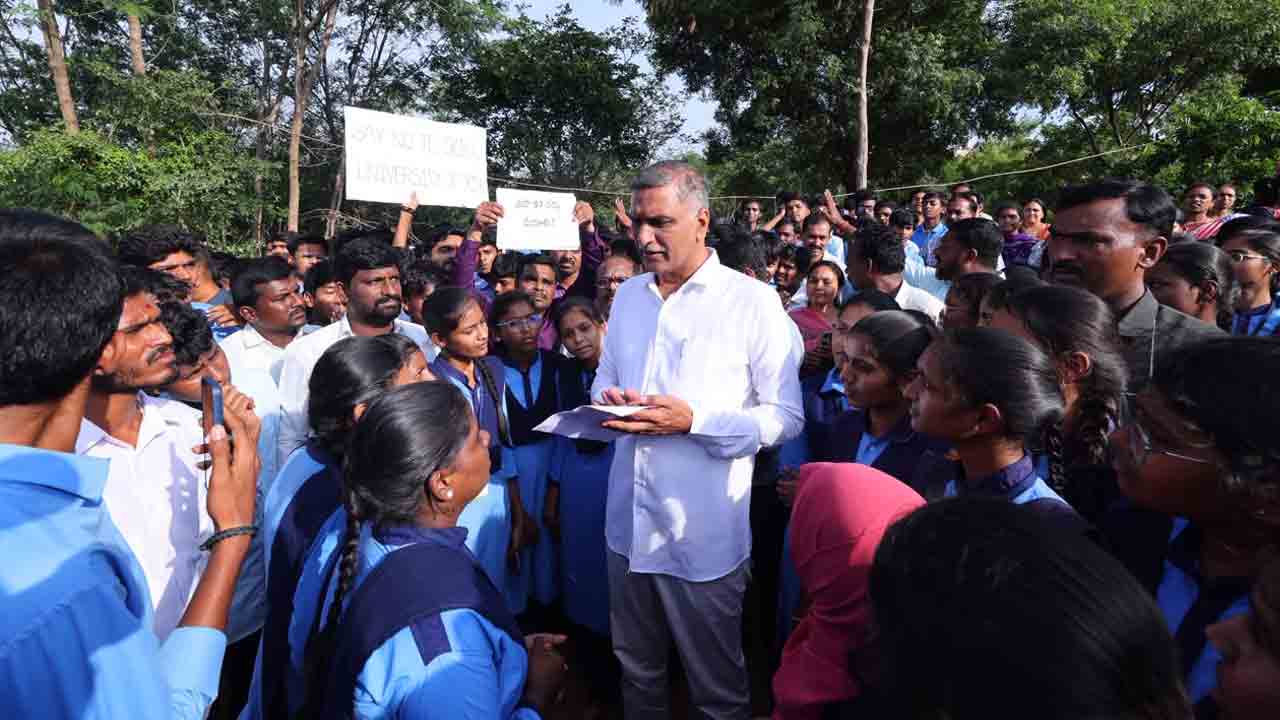 Harish Rao | నేను కూడా ఒక పాలిటెక్నిక్ విద్యార్థినే.. మీ కష్టాలు నాకు బాగా తెలుసు : హరీశ్ రావు