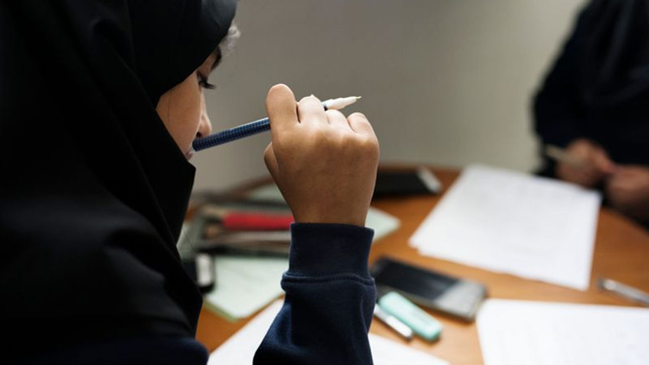 Hijab: స్కూల్‌లో హిజాబ్ ధార‌ణ‌.. పిల్‌ను కొట్టివేసిన అల‌హాబాద్ హైకోర్టు