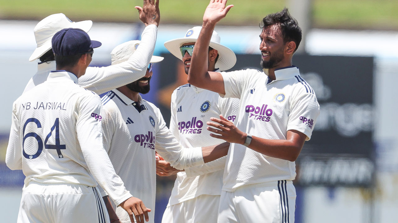 India vs Sri Lanka: దినుషా 65 నాటౌట్‌.. 4 వికెట్ల దూరంలో ఇండియా విక్ట‌రీ